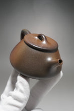 Load image into Gallery viewer, Wood Fired Dicaoqing Pinggai Shipiao Yixing Teapot 柴烧底槽清平盖石瓢 120ml