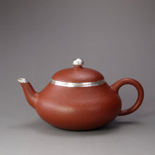 Load image into Gallery viewer, Zhuni Dahongpao Pear Yixing Teapot with Pure Silver 朱泥大红袍包银梨形壶 125ml