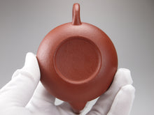 Load image into Gallery viewer, Zhuni Dahongpao Pear Yixing Teapot with Pure Silver 朱泥大红袍包银梨形壶 125ml