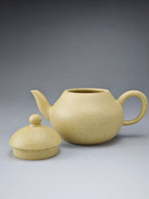 Load image into Gallery viewer, Benshan Lüni  Pear Yixing Teapot 本山绿泥梨形壶 125ml