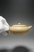 Load image into Gallery viewer, Benshan Lüni Xiangyu Yixing Teapot 本山绿泥香玉 125ml