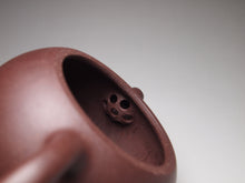 Load image into Gallery viewer, Lao Zini Xishi Yixing Teapot 老紫泥西施 125ml