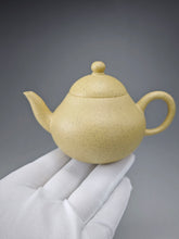 Load image into Gallery viewer, Benshan Lüni  Pear Yixing Teapot 本山绿泥梨形壶 125ml