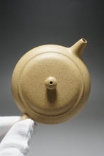 Load image into Gallery viewer, Benshan Lüni Xiangyu Yixing Teapot 本山绿泥香玉 125ml