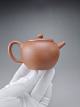 Load image into Gallery viewer, 5 Colour Clay Hengyu Lianzi Yixing Teapot 五色土紫砂亨裕莲子 125ml