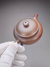 Load image into Gallery viewer, 125ml Fanggu Nixing Teapot with Yaobian by Li Wenxin 李文新泥兴阴阳仿古壶