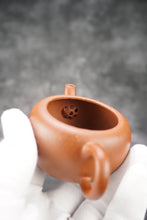 Load image into Gallery viewer, Zhuni Dahongpao Ming Style Limao Yixing Teapot 朱泥大红袍明式笠帽 125ml