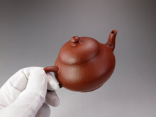 Load image into Gallery viewer, Zhuni Dahongpao Old Pear Yixing Teapot 朱泥大红袍古梨形 120ml