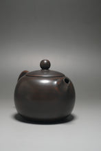 Load image into Gallery viewer, 130ml Xishi Dark Nixing Teapot by Li Wenxin 李文新泥兴西施 (深)