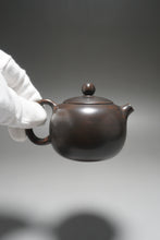 Load image into Gallery viewer, 130ml Xishi Dark Nixing Teapot by Li Wenxin 李文新泥兴西施 (深)