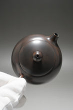Load image into Gallery viewer, 130ml Xishi Dark Nixing Teapot by Li Wenxin 李文新泥兴西施 (深)