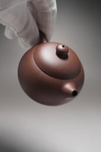 Load image into Gallery viewer, Lao Zini Xishi Yixing Teapot 老紫泥西施 130ml