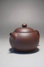 Load image into Gallery viewer, Lao Zini Xishi Yixing Teapot 老紫泥西施 130ml