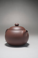 Load image into Gallery viewer, Lao Zini Xishi Yixing Teapot 老紫泥西施 130ml