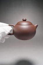 Load image into Gallery viewer, Lao Zini Xishi Yixing Teapot 老紫泥西施 130ml