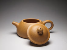 Load image into Gallery viewer, Huangjin Duan Limao Yixing Teapot 黄金段笠帽 130ml