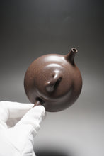 Load image into Gallery viewer, Fully Handmade Tianqingni Jianpiao Teapot by Fan Yunfeng 范云峰全手工天青泥见瓢 130ml