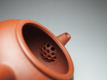 Load image into Gallery viewer, Zhuni Shuiping Yixing Teapot 朱泥水平 130ml