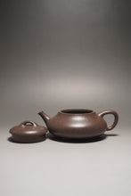 Load image into Gallery viewer, Fully Handmade Tianqingni Jianpiao Teapot by Fan Yunfeng 范云峰全手工天青泥见瓢 130ml