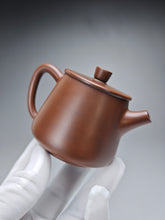 Load image into Gallery viewer, 130ml Tall Shipiao Teapot by Li Wenxin 李文新泥兴高石瓢壶