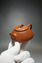 Load image into Gallery viewer, Zhuni Shipiao Yixing Teapot 朱泥平盖石瓢 135ml
