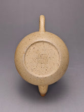 Load image into Gallery viewer, Wood Fired Pear Benshan Lüni Yixing Teapot 柴烧本山绿泥梨形壶 135ml