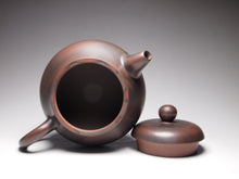 Load image into Gallery viewer, 135ml Junle Nixing Teapot by Wu Sheng Sheng 吴盛胜坭兴君乐