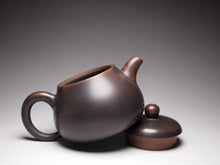 Load image into Gallery viewer, Junde Nixing Teapot by Wu Sheng Sheng 吴盛胜君德 135ml