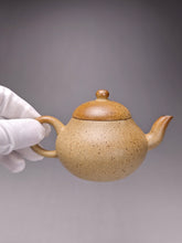 Load image into Gallery viewer, Wood Fired Pear Benshan Lüni Yixing Teapot 柴烧本山绿泥梨形壶 135ml