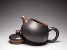 Load image into Gallery viewer, Junde Nixing Teapot by Wu Sheng Sheng 吴盛胜君德 135ml