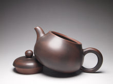 Load image into Gallery viewer, 135ml Junle Nixing Teapot by Wu Sheng Sheng 吴盛胜坭兴君乐