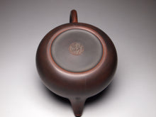 Load image into Gallery viewer, 135ml Junle Nixing Teapot by Wu Sheng Sheng 吴盛胜坭兴君乐