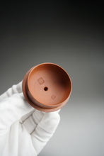 Load image into Gallery viewer, Fully Handmade Hongpilong Xishi teapot by Hu Haojie 全手工红皮龙西施胡浩杰制 135ml