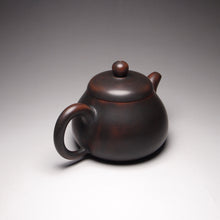 Load image into Gallery viewer, Junde Nixing Teapot by Wu Sheng Sheng 吴盛胜君德 135ml