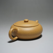 Load image into Gallery viewer, Huangjin Duan Xiangyu Yixing Teapot 黄金段香玉壶 125ml