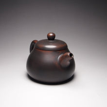 Load image into Gallery viewer, Junde Nixing Teapot by Wu Sheng Sheng 吴盛胜君德 135ml