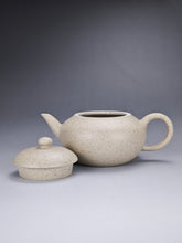 Load image into Gallery viewer, Baiyuduan Short Pear Yixing Teapot 白玉段梨形 135ml