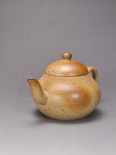 Load image into Gallery viewer, Wood Fired Pear Benshan Lüni Yixing Teapot 柴烧本山绿泥梨形壶 135ml
