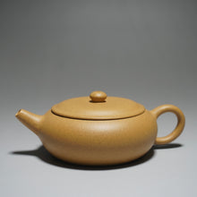 Load image into Gallery viewer, Huangjin Duan Xiangyu Yixing Teapot 黄金段香玉壶 125ml