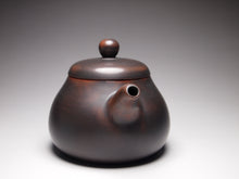 Load image into Gallery viewer, Junde Nixing Teapot by Wu Sheng Sheng 吴盛胜君德 135ml