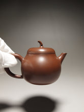 Load image into Gallery viewer, 140ml Eggplant Teapot by Li Wenxin 李文新茄瓜泥兴壶