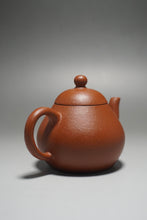 Load image into Gallery viewer, Zhuni Dahongpao New Pear Yixing Teapot 朱泥大红袍梨形 140ml