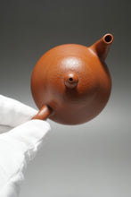 Load image into Gallery viewer, Zhuni Dahongpao New Pear Yixing Teapot 朱泥大红袍梨形 140ml