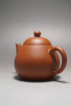 Load image into Gallery viewer, Zhuni New Pear Yixing Teapot 朱泥新梨形 140ml