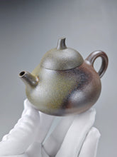 Load image into Gallery viewer, Wood Fired Melon Dicaoqing Yixing Teapot 柴烧紫泥瓢瓜 140ml
