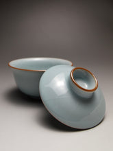 Load image into Gallery viewer, Azure Ruyao Fuyuan Gaiwan 汝窑天青福圆盖碗