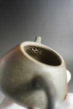 Load image into Gallery viewer, Wood Fired Huangjin Duan Shipiao Yixing Teapot 柴烧黄金段平盖石瓢 140ml