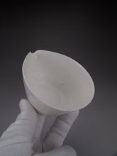 Load image into Gallery viewer, Dew Drop Fair Cup by Taoshan Studio 桃山房白子玉系列公杯 140ml