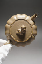 Load image into Gallery viewer, Fully Handmade Jiangpo-Qingni Jingwen Lion Head Yixing Teapot by Feng Tao 全手工冯涛降坡青泥筋纹狮球 140ml