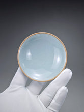 Load image into Gallery viewer, Azure Ruyao Fuyuan Gaiwan 汝窑天青福圆盖碗